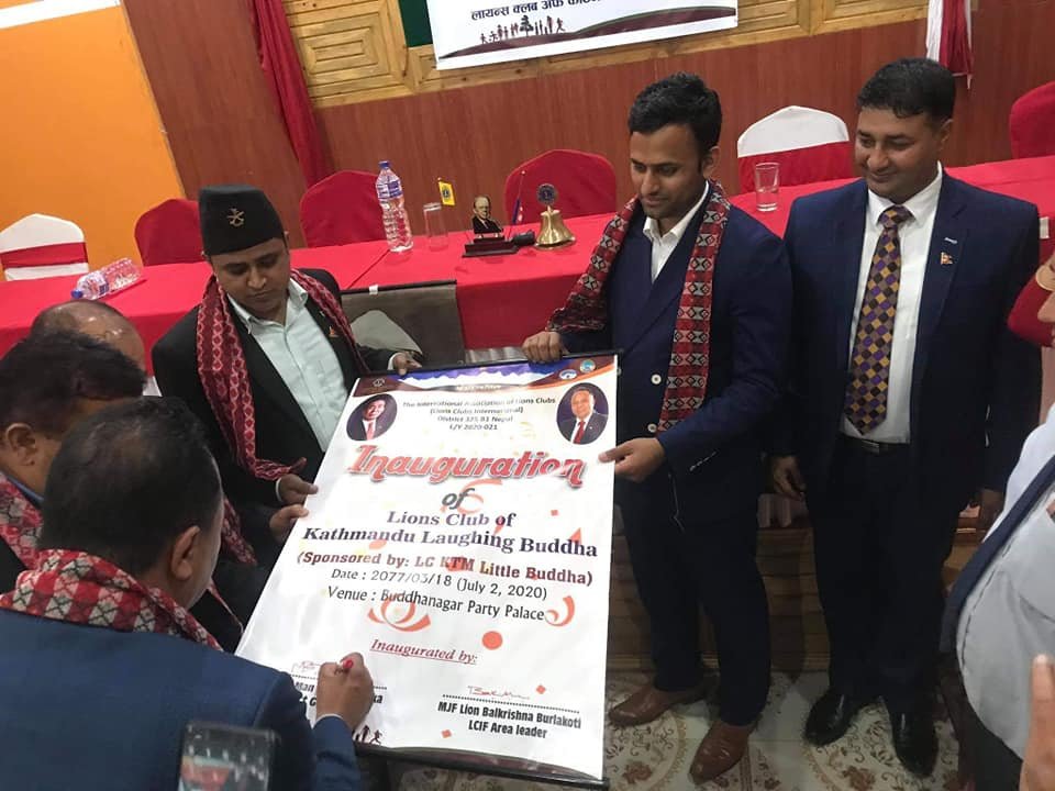 काठमाडाै लिटल बुद्दद्दारा नयाँ लायन्स क्लब अफ काठमाडाै लाफिङ बुद्दकाे स्थापना